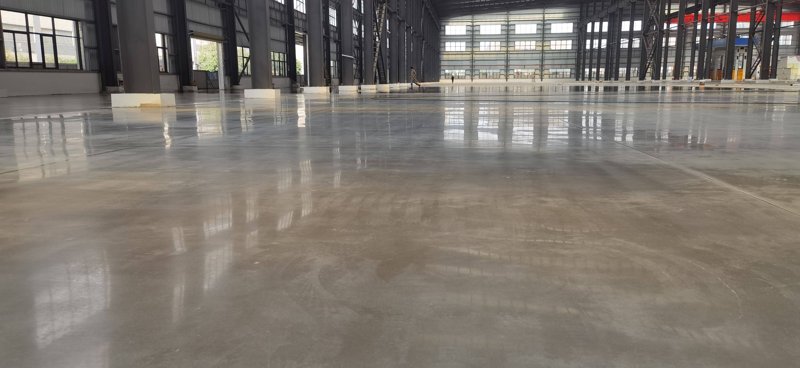 地坪工程是指对地面进行设计、材料选择以及施工安装等一系列过程，以达到美观和实用的目的。